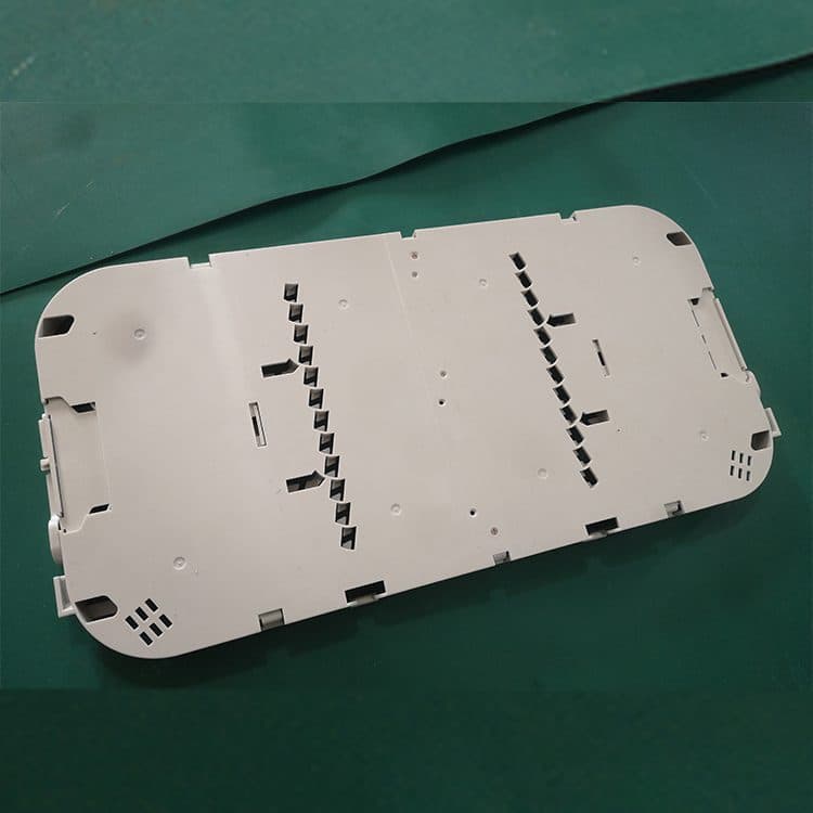 Splice tray with adapter and splitter